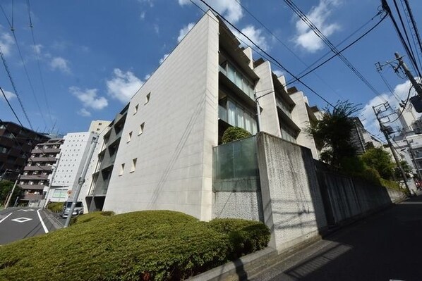 ストーリア赤坂の物件外観写真